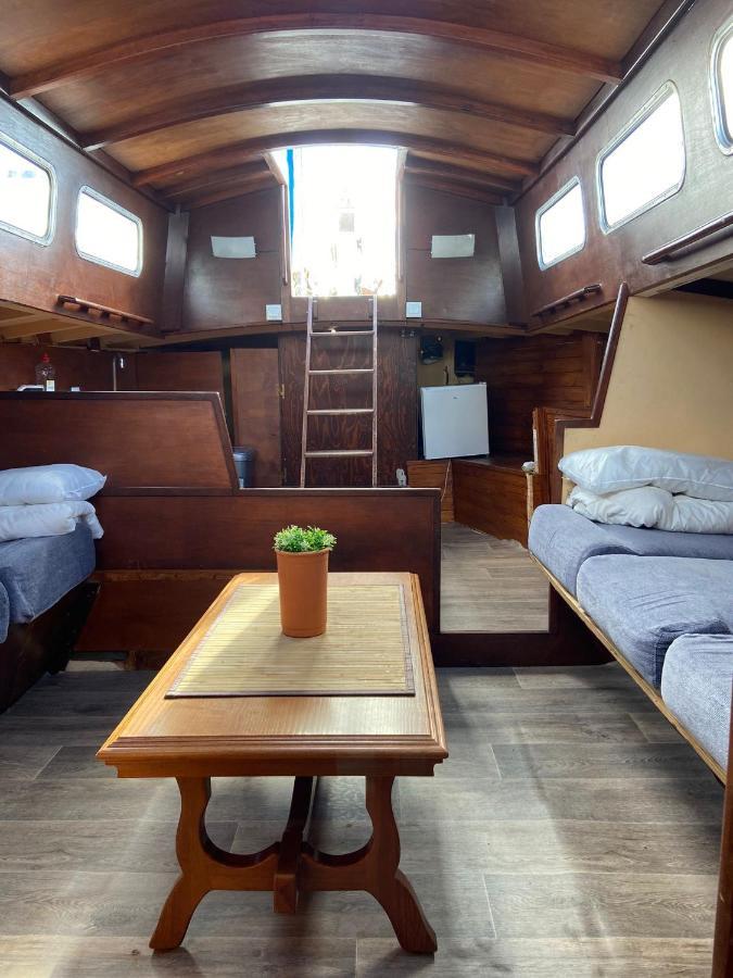 Fantastic Sailing Boat To Sleep In Barcelona Hotell Eksteriør bilde